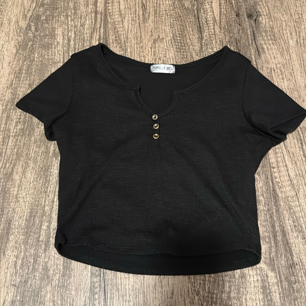 Black Top w button